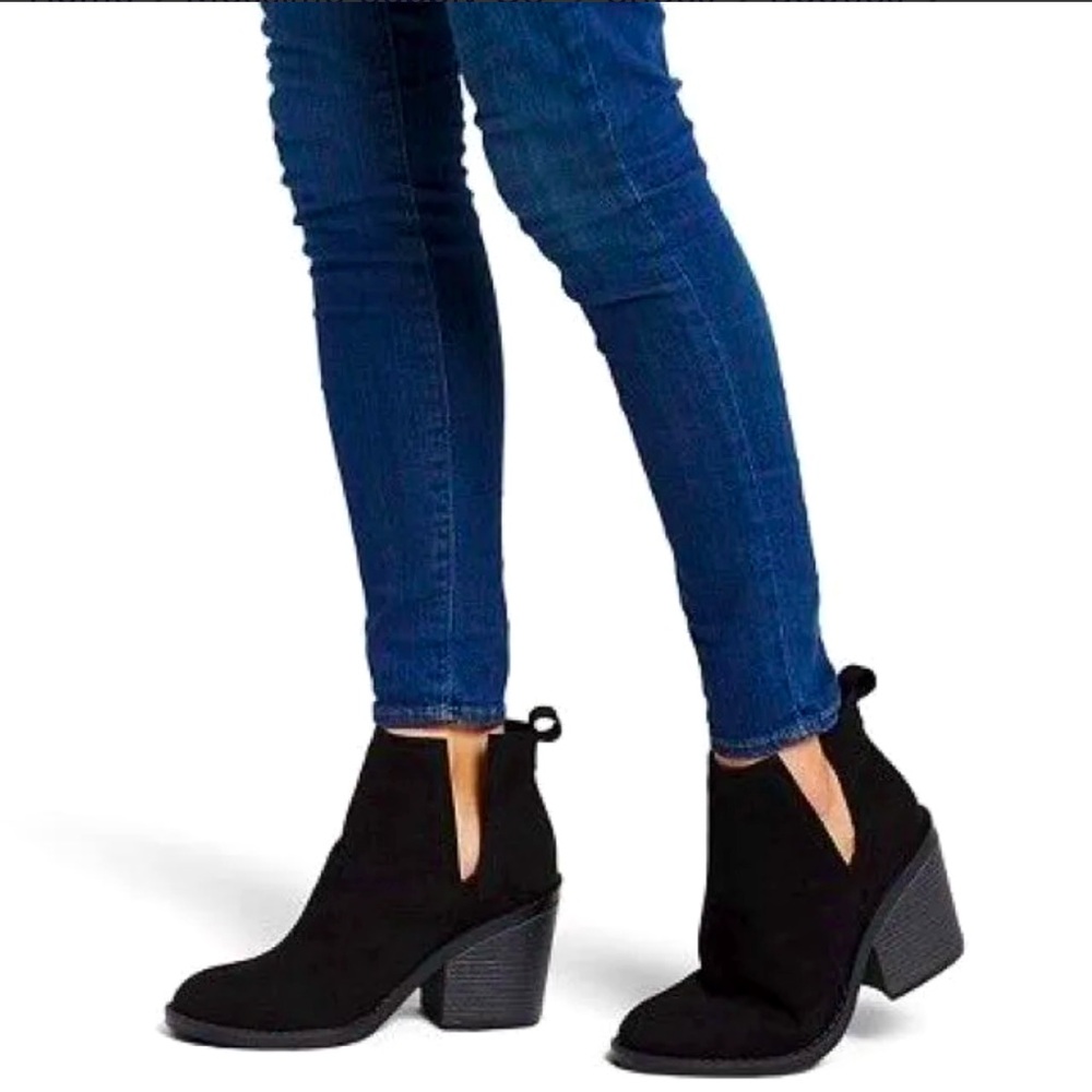 NWOT Mossimo Supply Co Basil Cut Slip On Suede Ankle Booties